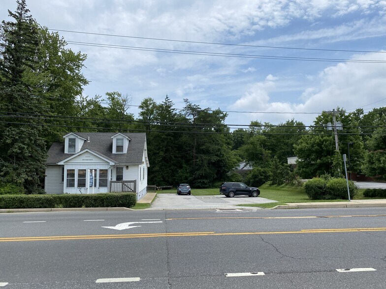 More Photos Of 1809 Marsh Rd, Wilmington Office For Sale