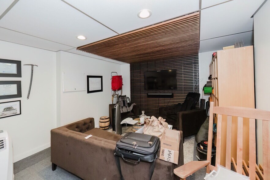 More Photos Of 5706 Bethel Rd, Port Orchard Warehouse For Sale