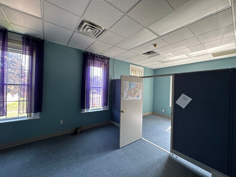 More Photos Of 314 Park St, Fulton Office For Sale