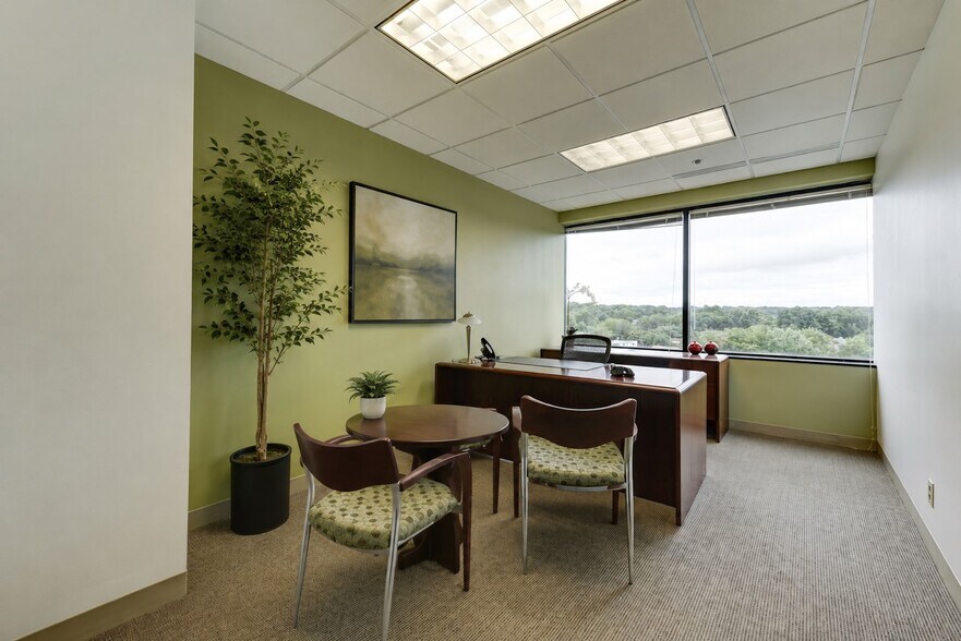 Primary Photo Of 1800 Diagonal Rd, Alexandria Coworking Space