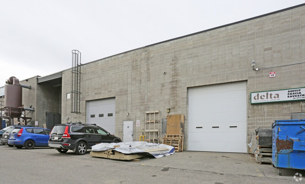 More Photos Of 39 Skyline Cres NE, Calgary Warehouse For Sale