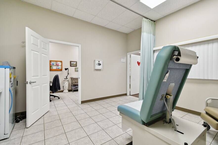 More Photos Of 772 Cortaro Dr, Sun City Center Medical For Sale