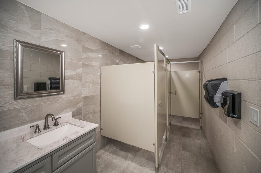 More Photos Of 1502 Featherstone Rd, Woodbridge Medical For Sale