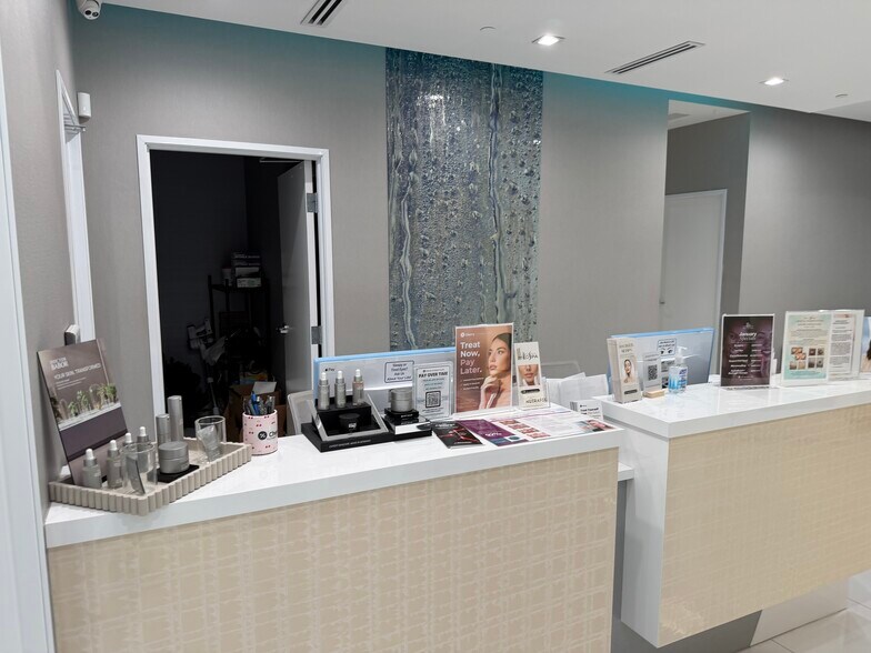 More Photos Of 585 NW 161st St, Miami Medical For Lease
