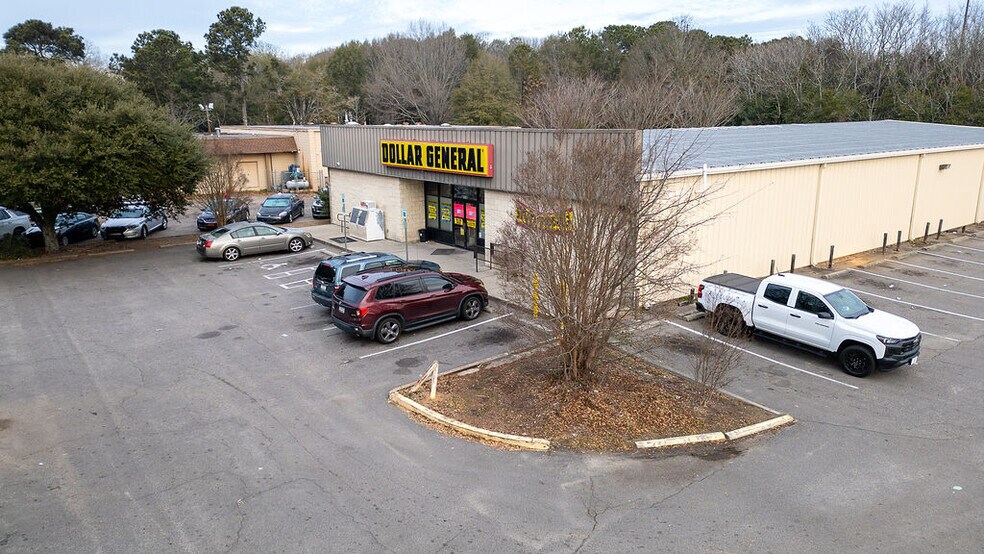More Photos Of 1110 Richland Ave E, Aiken General Retail For Sale