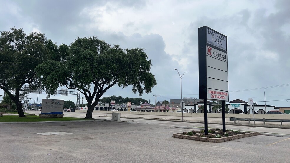 More Photos Of 1199 Nasa Pky, Houston Restaurant For Lease