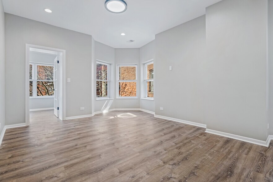 More Photos Of 2525 N Orchard St, Chicago Apartments For Sale