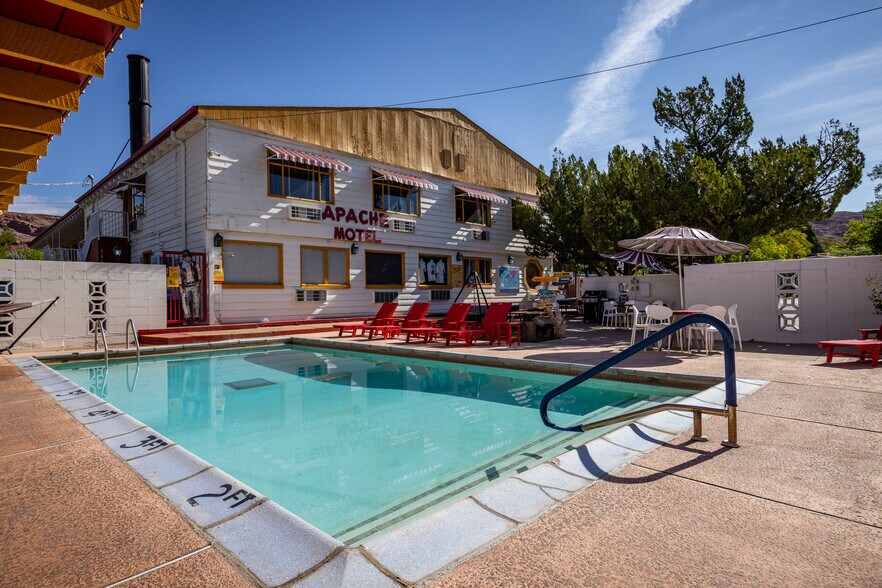 More Photos Of 166 S 400 E, Moab Hotel For Sale
