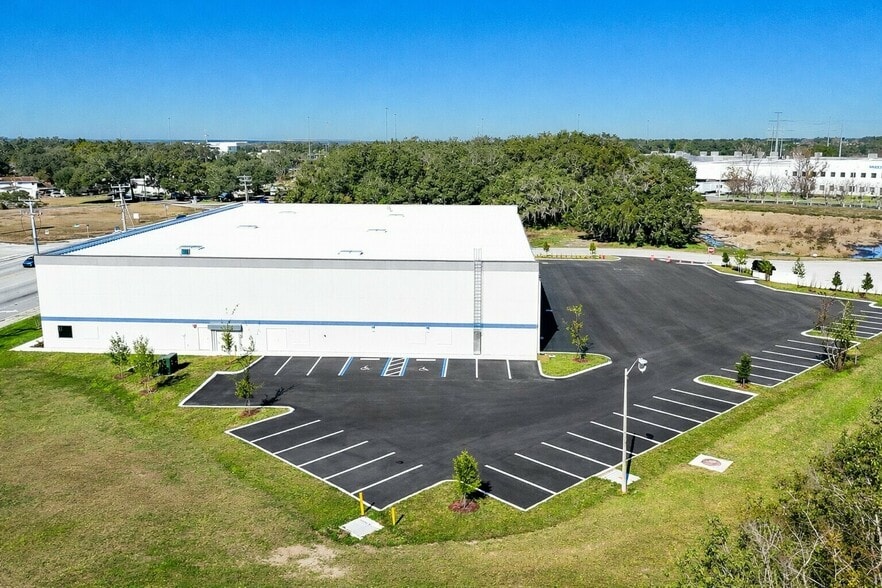 More Photos Of 1530 Kendrick Ln, Lakeland Warehouse For Sale