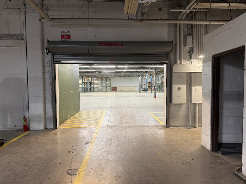 More Photos Of 6201 E 43rd St, Tulsa Manufacturing For Sale
