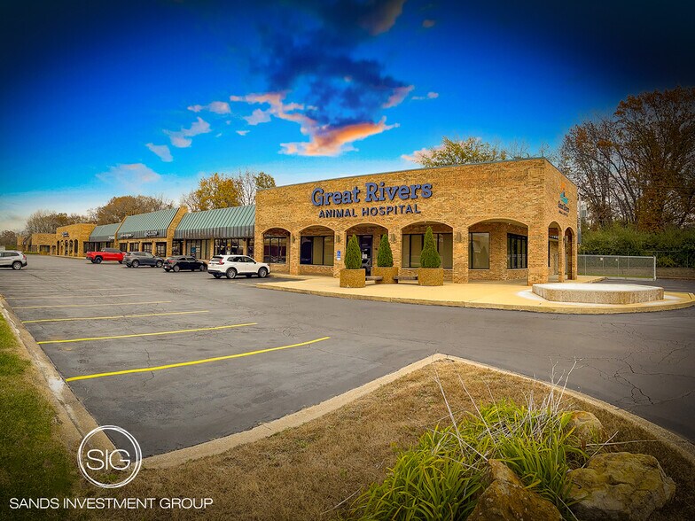 Primary Photo Of 217-219 E Center Dr, Alton Office For Sale