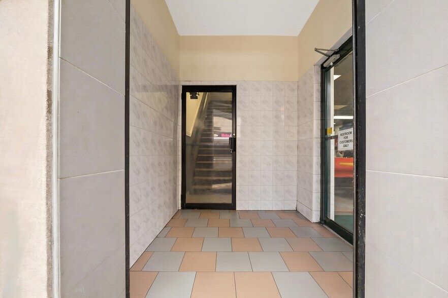 More Photos Of 48 Commerce St, Newark Office For Lease