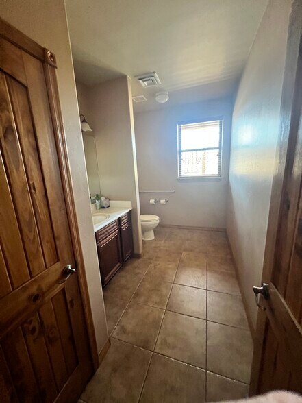 More Photos Of 541 N Clark Rd, Show Low Office For Lease