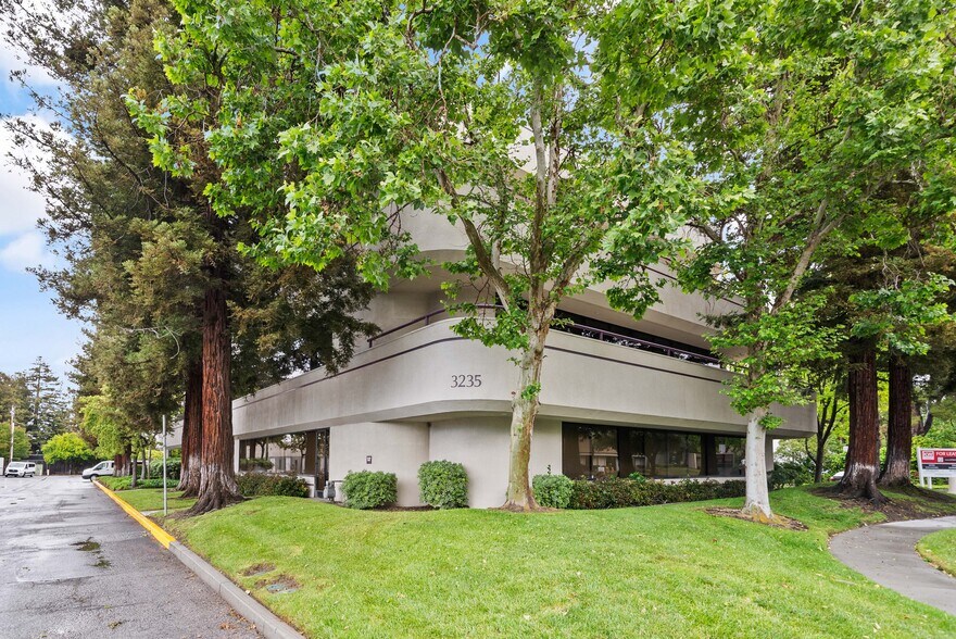 More Photos Of 3235 Kifer Rd, Santa Clara Office For Lease
