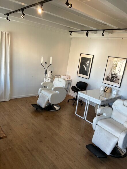 More Photos Of 2333 E Coast Hwy, Corona Del Mar Storefront Retail Office For Lease