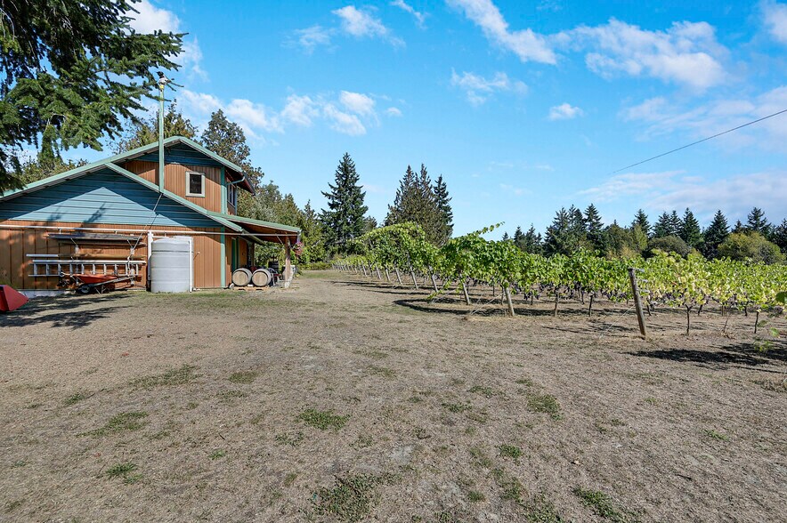 More Photos Of 1673 Woodland Dr, Port Townsend Winery Vineyard For Sale