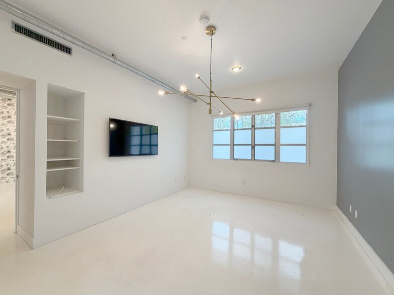 More Photos Of 212 Marine St, Santa Monica Loft Creative Space For Lease