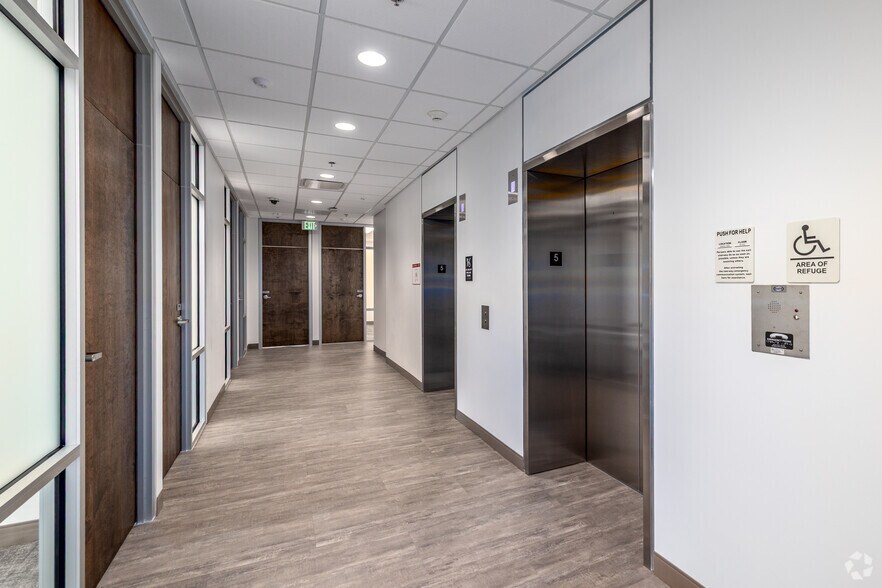 More Photos Of 4037 E Independence Blvd, Charlotte Coworking Space