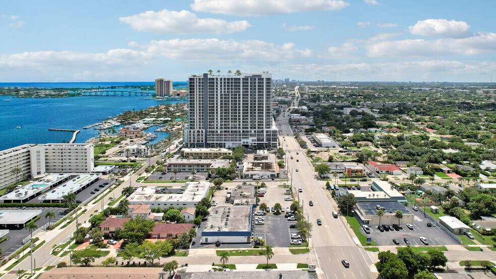 More Photos Of 415 Federal Hwy, Lake Park General Retail For Sale