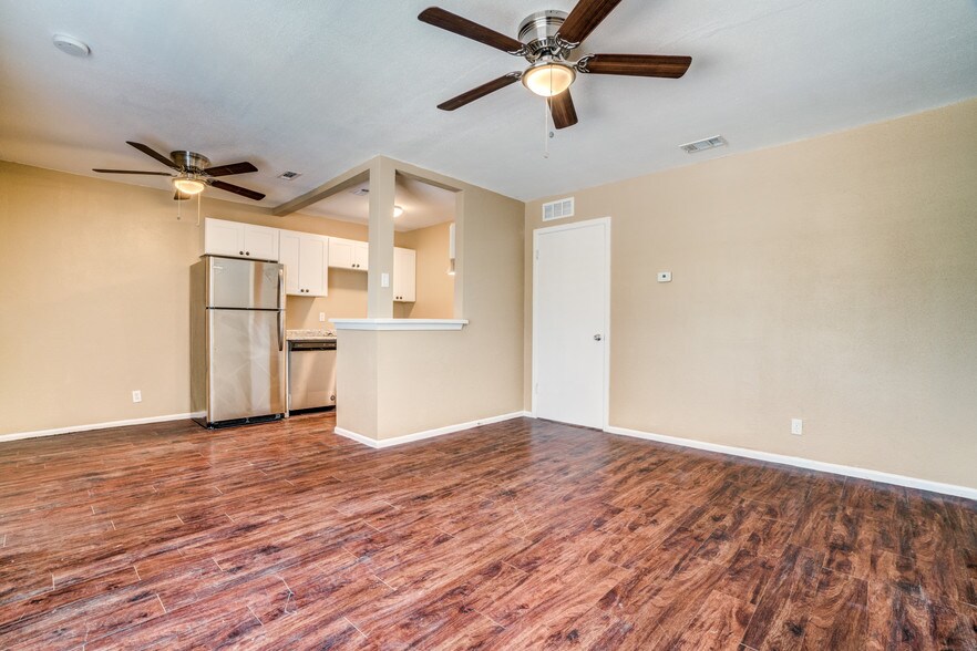 More Photos Of 216 Lucas St, San Antonio Apartments For Sale