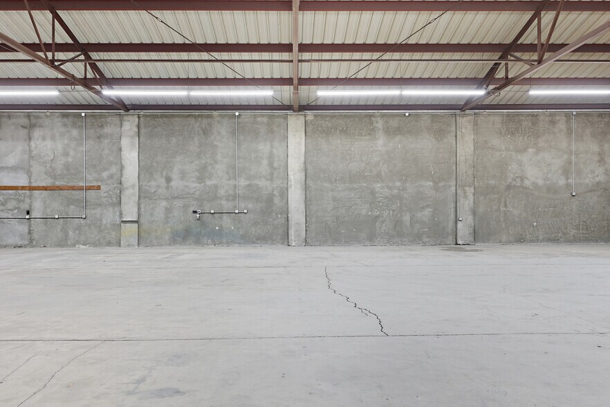 More Photos Of 240 Airpark Rd, Atwater Warehouse For Lease