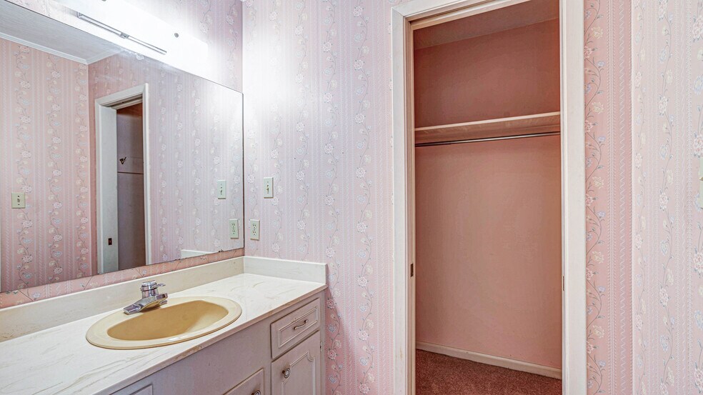 More Photos Of 518 Old Richton Rd, Petal Office Residential For Sale