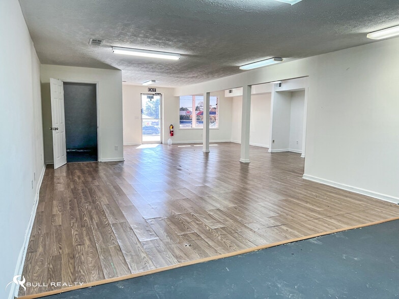More Photos Of 3750 W County Line Rd, Douglasville Storefront Retail Office For Lease