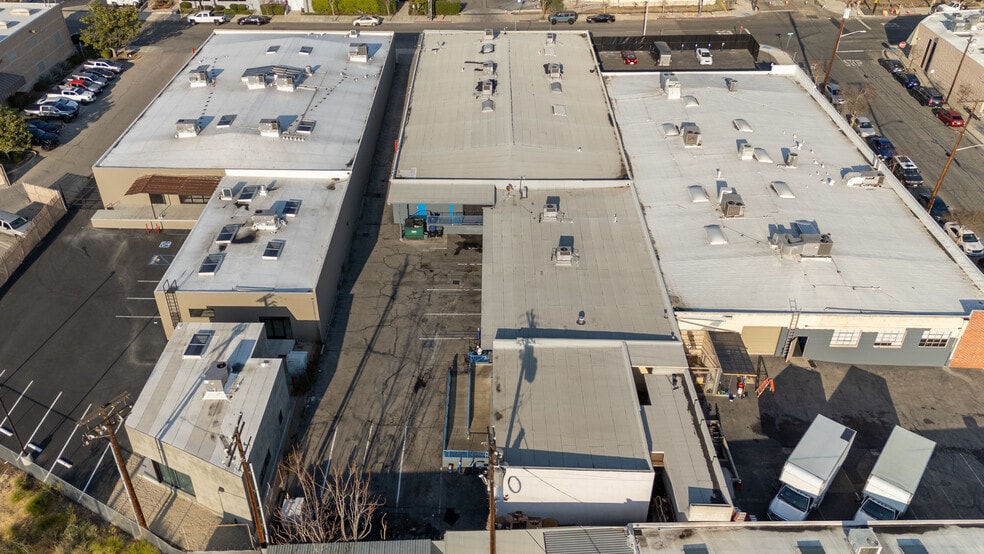 More Photos Of 315 S Flower St, Burbank Warehouse For Lease