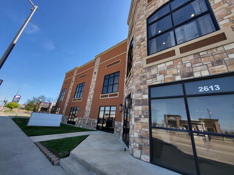 More Photos Of 2613 Main St, Joplin Medical For Sale