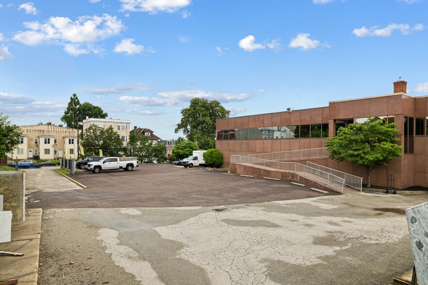More Photos Of 600 W Main St, Norristown Showroom For Sale