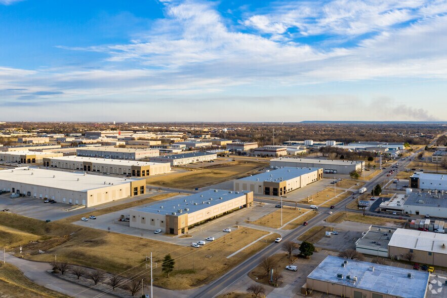 More Photos Of 5665 S 129th East Ave, Tulsa Distribution For Lease