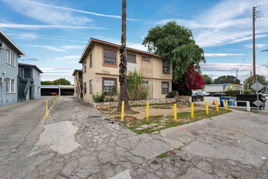 More Photos Of 7224 Hazeltine Ave, Van Nuys Apartments For Sale