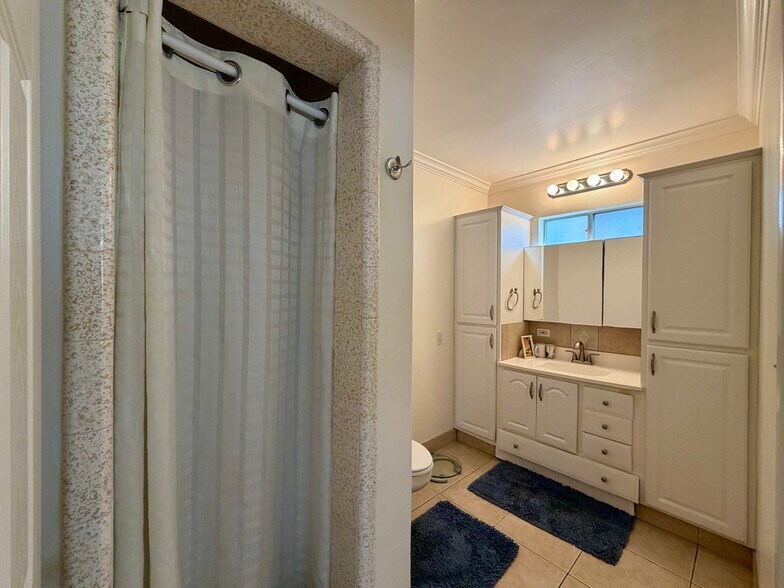 More Photos Of 71 19th St, Hermosa Beach Multifamily For Sale