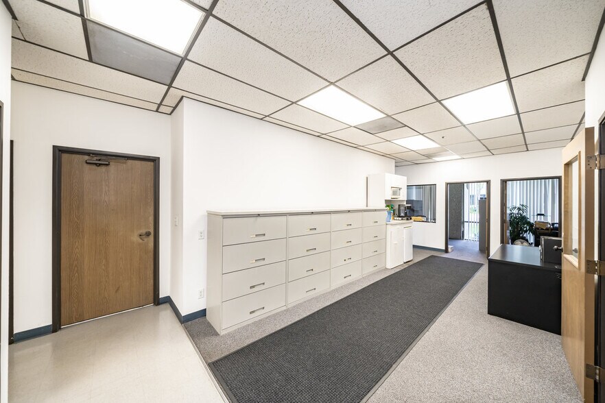 More Photos Of 231 W Blueridge Ave, Orange Manufacturing For Sale