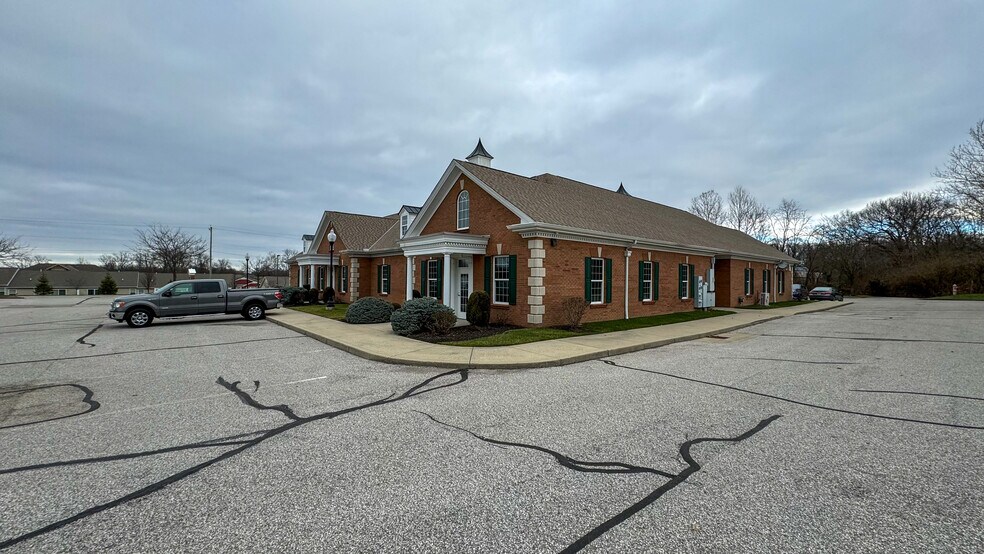 More Photos Of 5901 Montclair Blvd, Milford Office For Lease