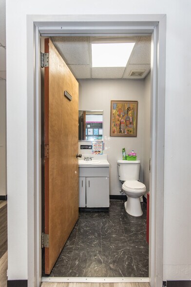 More Photos Of 6044-6052 Castor Ave, Philadelphia Medical For Sale