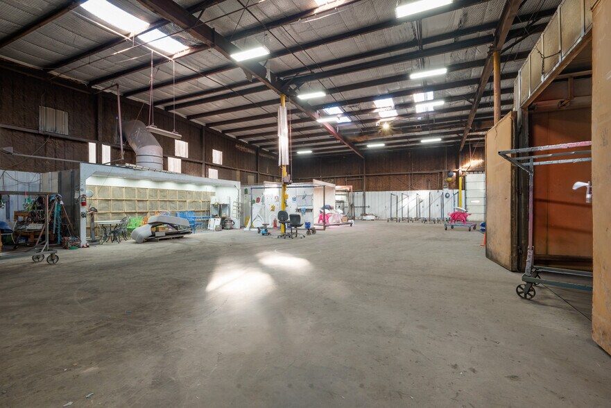 More Photos Of 1127 Siler Park Ln, Santa Fe Industrial For Sale