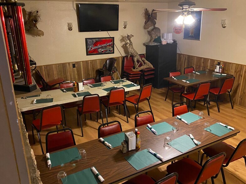 More Photos Of 410 E Parallel St, Clifton Restaurant For Sale