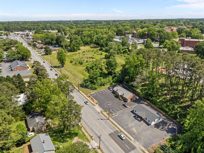 More Photos Of 421 Statesville Blvd, Salisbury Loft Creative Space For Lease