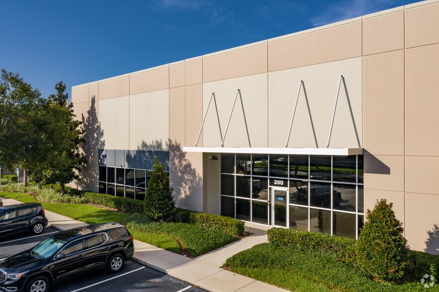 More Photos Of 2405 Commerce Park Dr, Orlando Unknown For Lease
