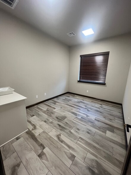 More Photos Of 17935 N Pennsylvania Ave, Edmond Unknown For Lease