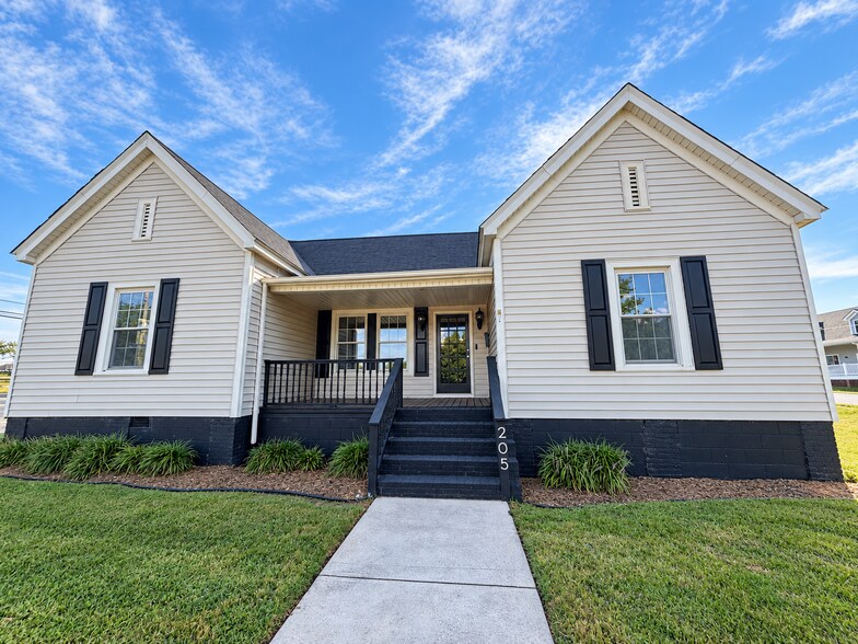 Primary Photo Of 205 Ricks Dr, Winston-Salem Office For Sale