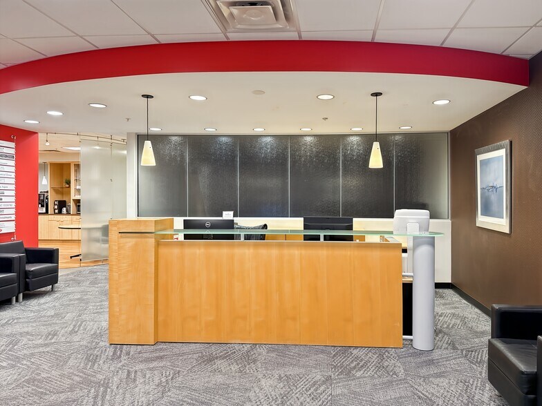 More Photos Of 1990 Main St, Sarasota Coworking Space