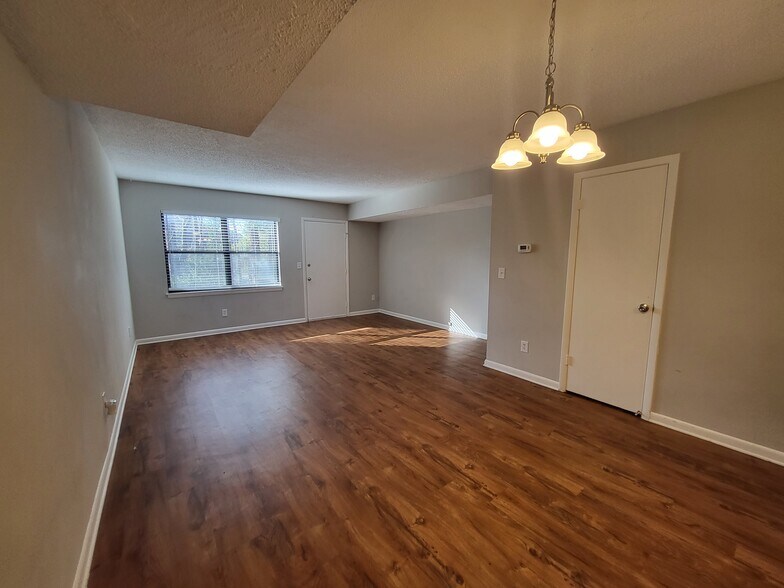 More Photos Of 1357 Kingsley Ave, Orange Park Apartments For Sale