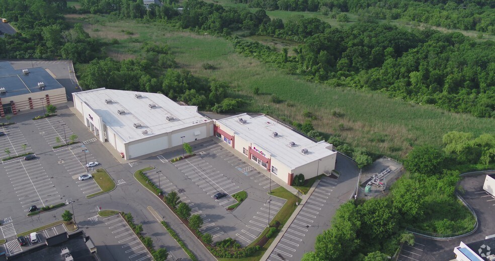 More Photos Of 201 Highland Ave, Seekonk Unknown For Lease