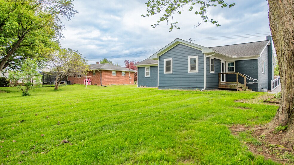 More Photos Of 121 Jpm Rd, Lewisburg Medical For Sale