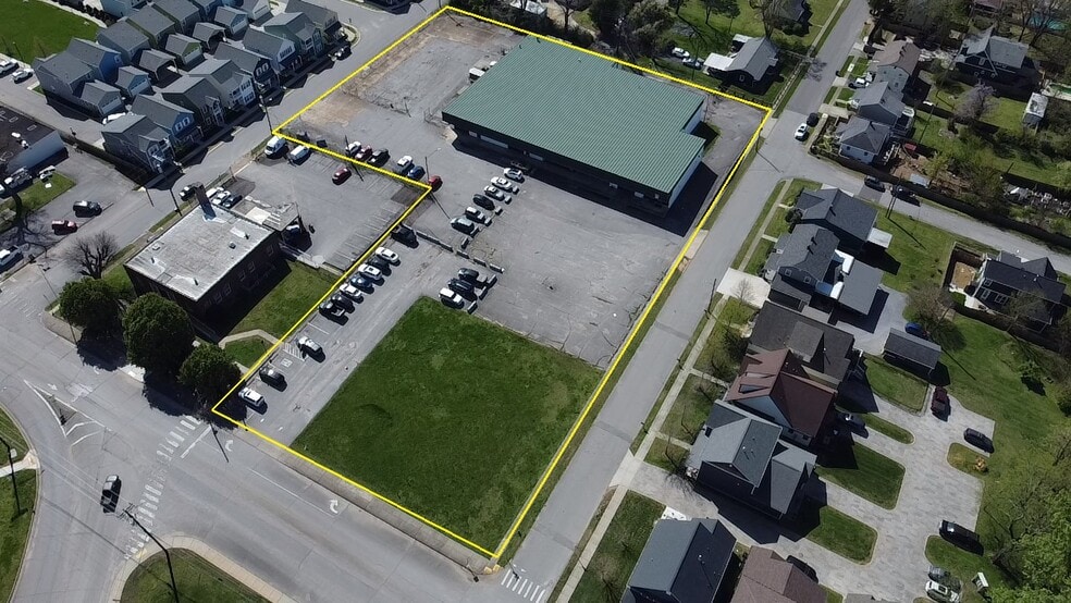 More Photos Of 1111-1115 Donelson Ave, Old Hickory Showroom For Lease