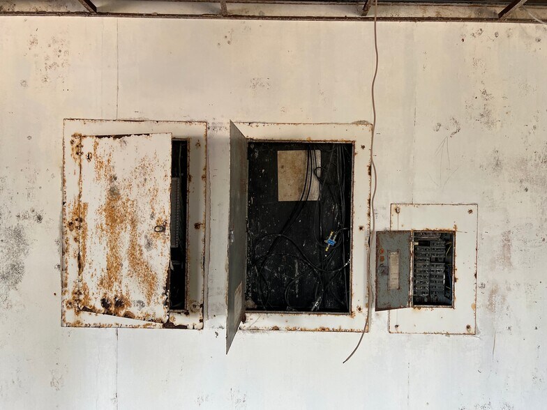 More Photos Of 100 N Main St, Corsicana Office Residential For Sale