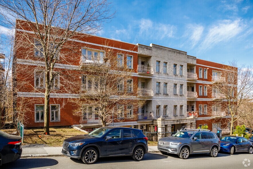 Primary Photo Of 5774-5780 Av Decelles, Montréal Apartments For Sale