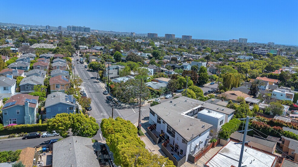 More Photos Of 2001 Penmar Ave, Venice Apartments For Sale